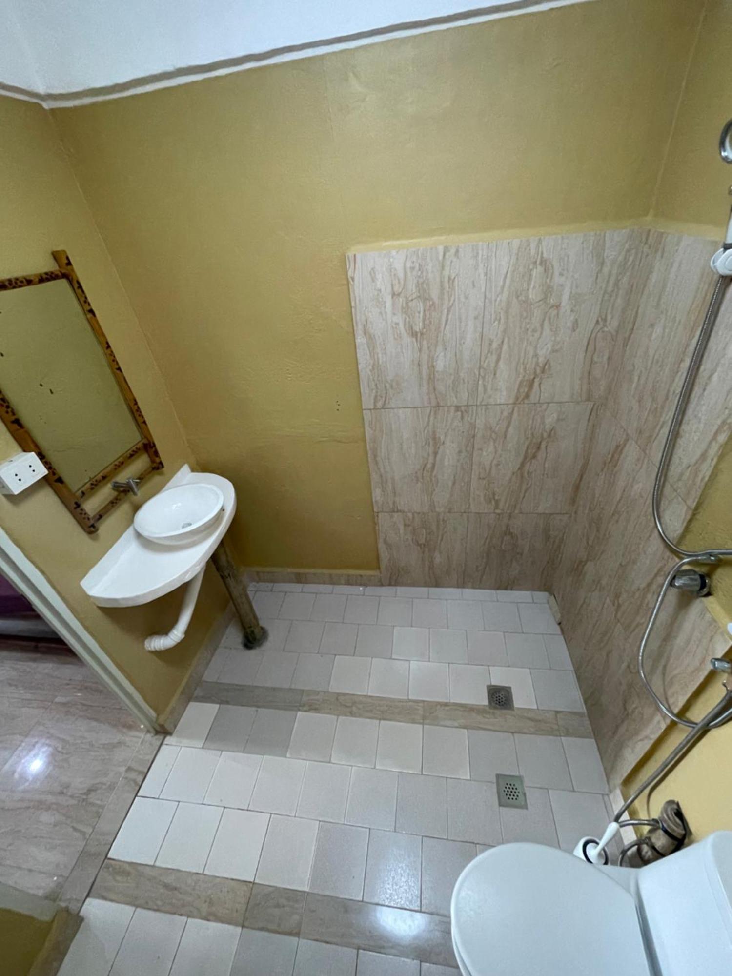 Bed and Breakfast Voodoo House Lalao Екстер'єр фото
