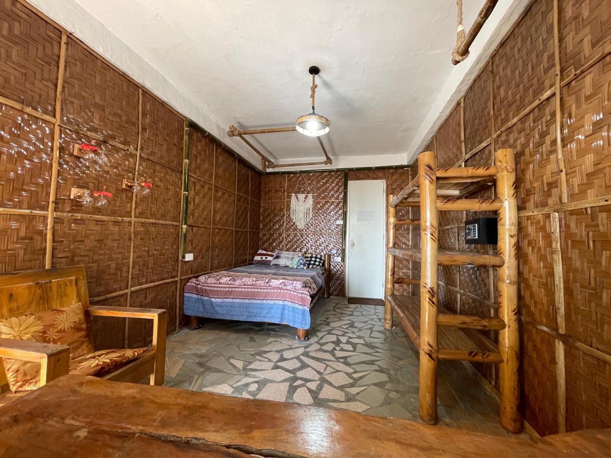 Bed and Breakfast Voodoo House Lalao Екстер'єр фото