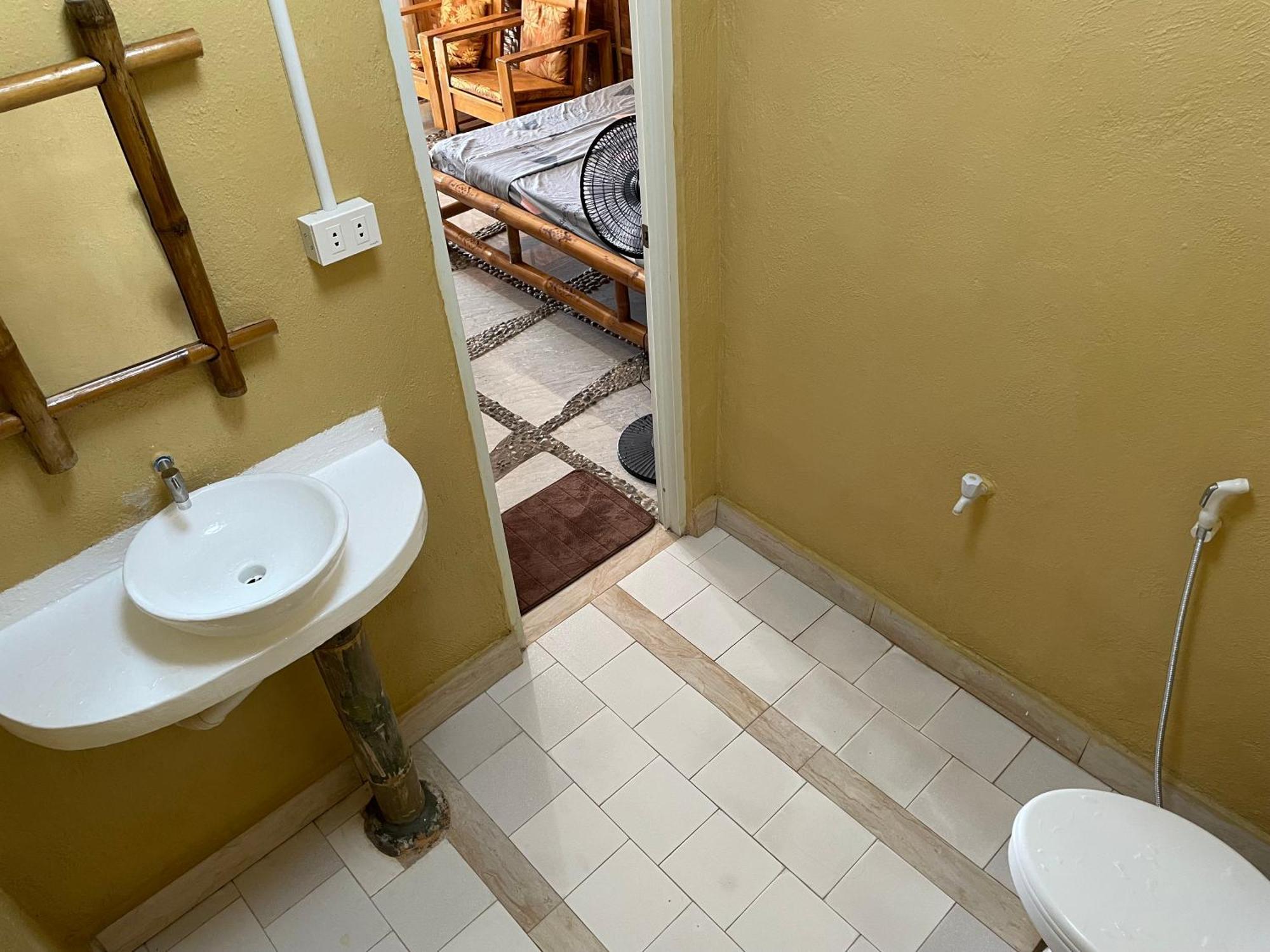 Bed and Breakfast Voodoo House Lalao Екстер'єр фото